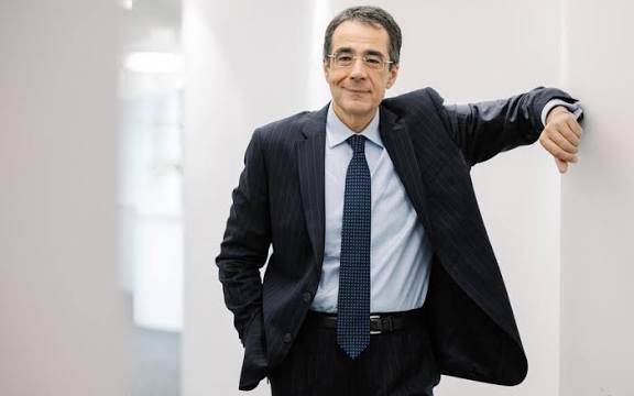 darius rochebin sa religion